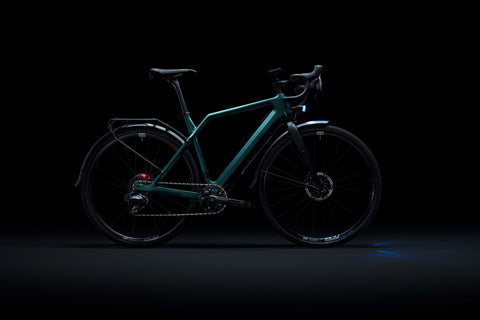 Cyklær E-Gravel mit Streetwear-Kit