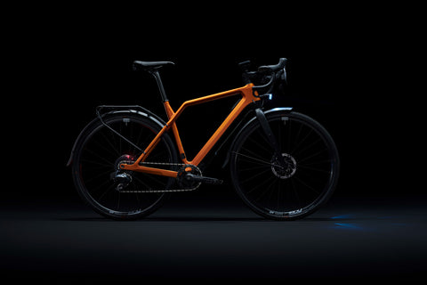 Cyklær E-Gravel mit Streetwear-Kit